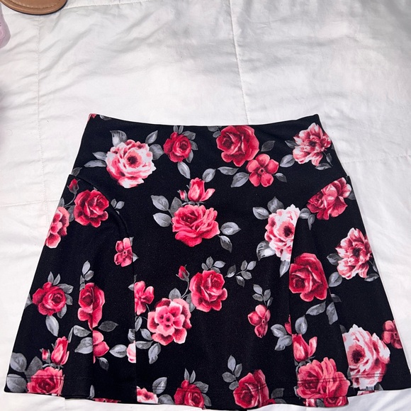 Forever 21 xs skirt - Picture 2 of 3